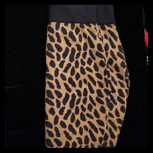 ➡️CLEARANCE⬅️TARA knit skirt